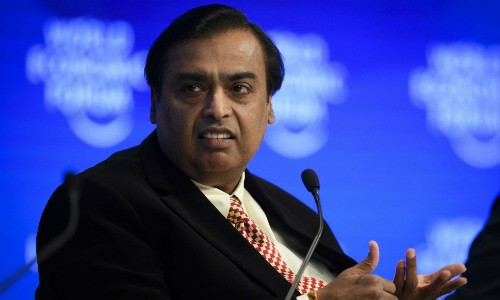 Mukesh Ambani hiện là người giàu nhất Ấn Độ. Ảnh: EPA