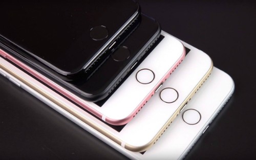 iPhone 8, 8 Plus xuất hiện giúp cho iPhone 7 và 7 Plus qua sử dụng bán tốt, nhờ giá rẻ hơn nhiều trong khi ngoại hình ít khác biệt.