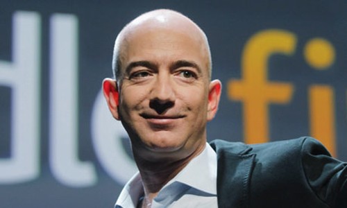 Jeff Bezos từng vượt Bill Gates làm người giàu nhất thế giới năm nay. Ảnh: Forbes