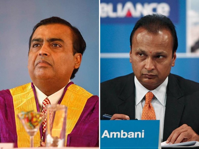 Mukesh Ambani (trái) và Anil Ambani (phải). Ảnh: Next Big What. 