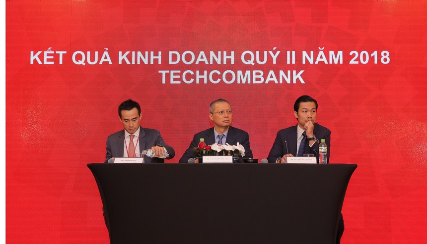 Ban lãnh đạo Techcombank trả lời các câu hỏi tại buổi công bố Kết quả kinh doanh quý II/2018