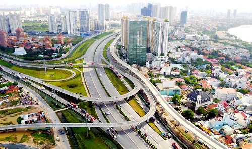 Hàng loạt cầu, nút giao thông sẽ được đưa vào sử dụng trong 2 năm tới. Ảnh: Quỳnh Trần.