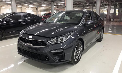 Kia Cerato 2019 tại một đại lý ở Hà Nội. Ảnh: Thành Nhạn. 