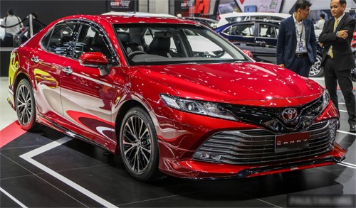 Toyota Camry TRD Sportivo với đủ mọi tùy chọn đang được giới thiệu tại triển lãm ôtô Bangkok. Ảnh: Paultan