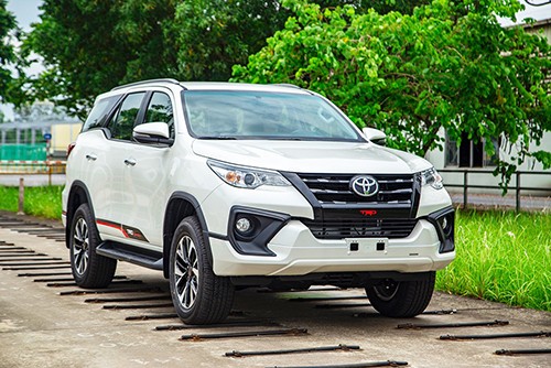 Phiên bản Fortuner 2.7 4x2 TRD tại nhà máy của hãng ở Vĩnh Phúc. 