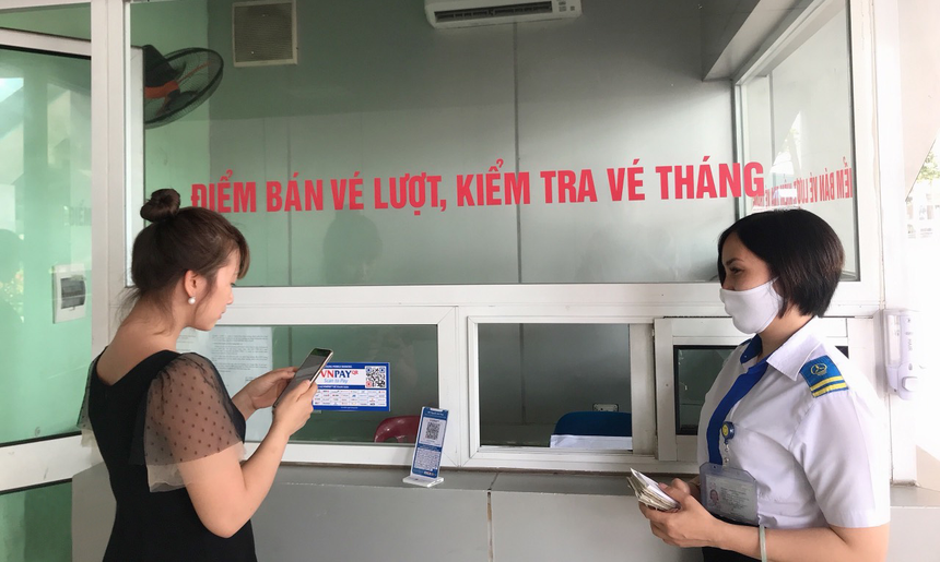 Triển khai thanh toán không tiền mặt trên xe bus, xe khách, xe taxi