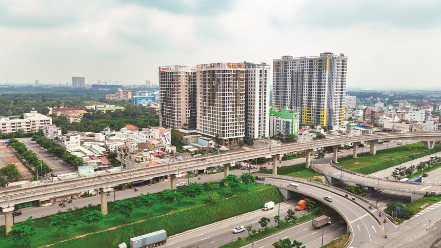 Dự án chung cư The East Gate tại trung tâm TP. Dĩ An, tỉnh Bình Dương có giá bán từ 28,4-34,8 triệu đồng/m2 (theo Batdongsan.com.vn). Ảnh: Lê Toàn.