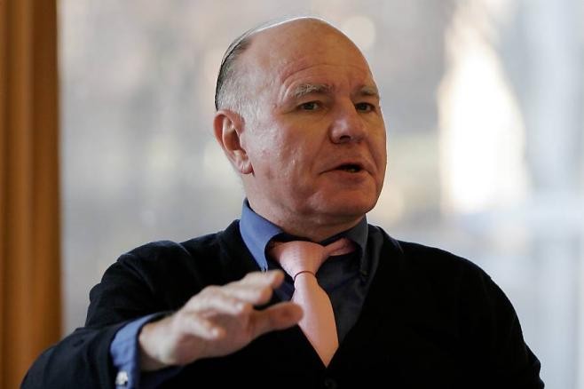 Marc Faber: Tiền đang trở lên vô giá trị khi liên tục được in