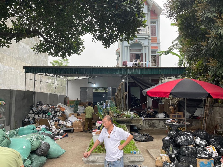 Thêm một kho hàng tiêu dùng nhập lậu và giả mạo nhãn hiệu bị lật tẩy tại Ba Vì, Hà Nội