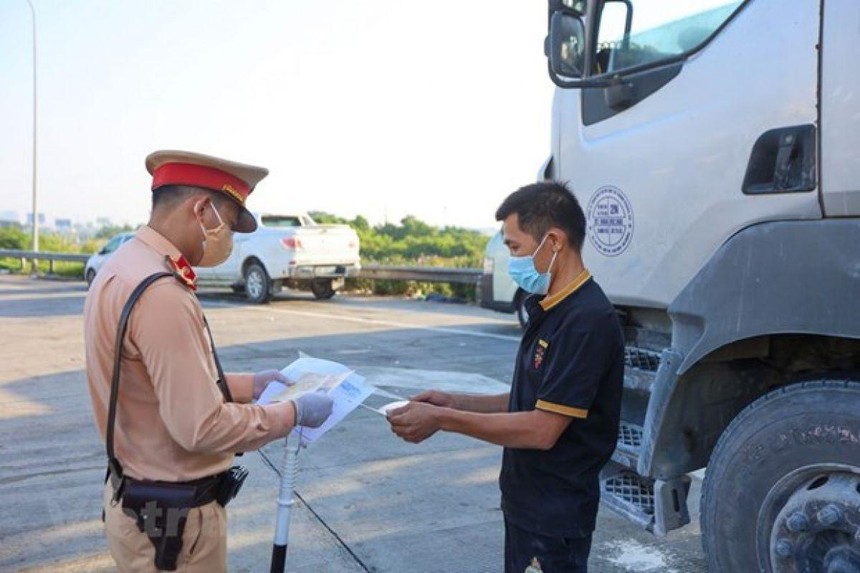 Hoạt động vận chuyển, lưu thông hàng hóa trong bối cảnh dịch bệnh Covid-19 tiếp tục được tạo thuận lợi.