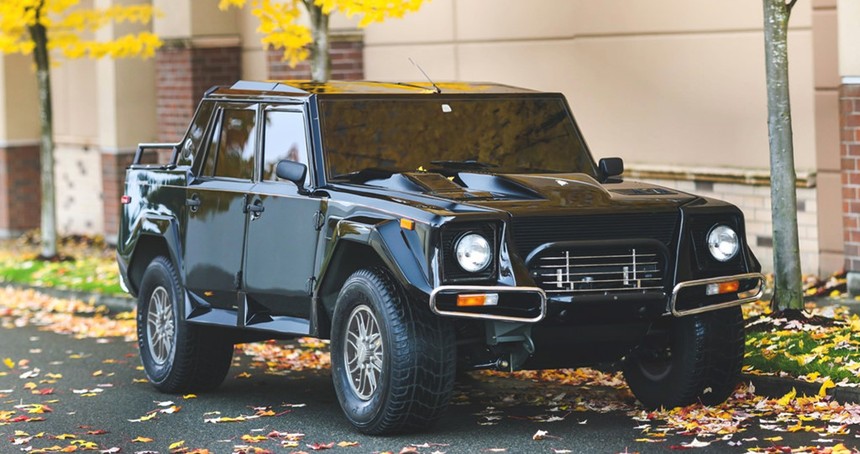 Siêu SUV hiếm Lamborghini LM002 được bán giá 467.000 USD