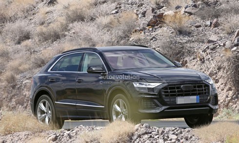 Nguyên mẫu Audi Q8 trên đường thử tại Tây Ban Nha. 