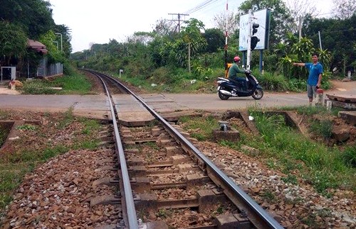 Nơi hai tàu đã kịp dừng lại khi đang chạy đối đầu. Ảnh: Phước Tuấn.