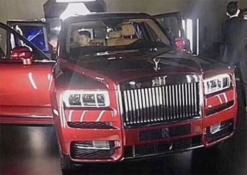 SUV siêu sang mới Rolls-Royce Cullinan dường như được giới thiệu riêng với một số khách hàng chọn lọc và bị chụp trộm. Ảnh: Carscoops.