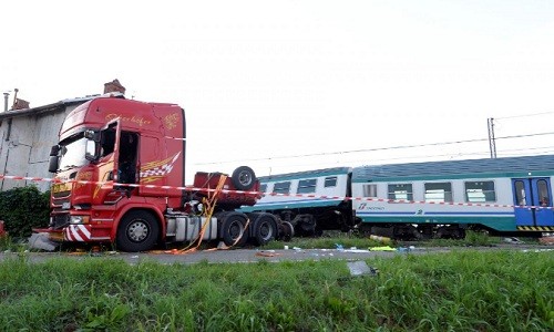 Hiện trường tai nạn ngày 24/5 ở Caluso, gần thành phố Turin. Ảnh: Reuters.