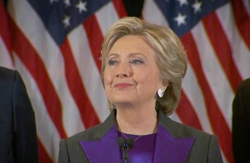 Bà Hillary Clinton cho biết có thể bỏ làm chính trị để sang quản lý mạng xã hội Facebook.