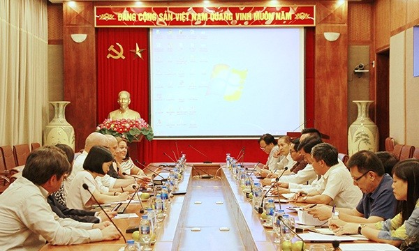 Quang cảnh buổi làm việc.