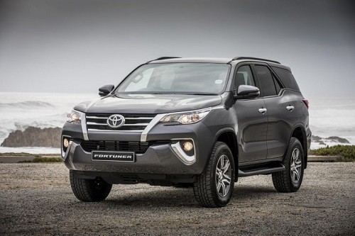 Toyota Fortuner 2018 dự kiến bán ra từ tháng 8, giá tăng so với trước đây.