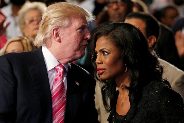 Tổng thống Mỹ Donald Trump và cựu trợ lý Nhà Trắng Omarosa Manigault Newman (Ảnh: Reuters).