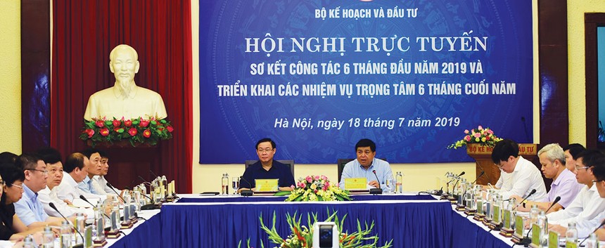 Đổi mới tư duy và cách làm: Quyết tâm thúc tăng trưởng 6,8%