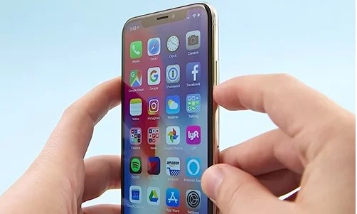 Phím nguồn trên iPhone đang có thiết kế lớn hơn. Ảnh: Gadget Hacks.