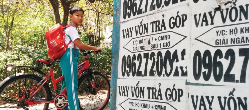 Vào mùa vay tiêu dùng cuối năm, thận trọng trước những “lời mời”