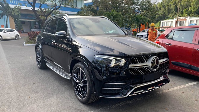 Mercedes-Benz GLE phiên bản máy dầu đầu tiên về Việt Nam theo dạng nhập khẩu tư nhân.