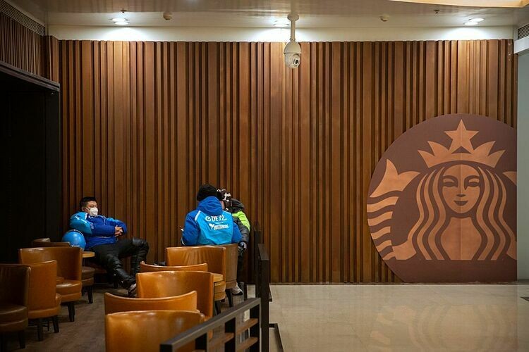 Một cửa hàng của Starbucks tại Trung Quốc. Ảnh: AP.