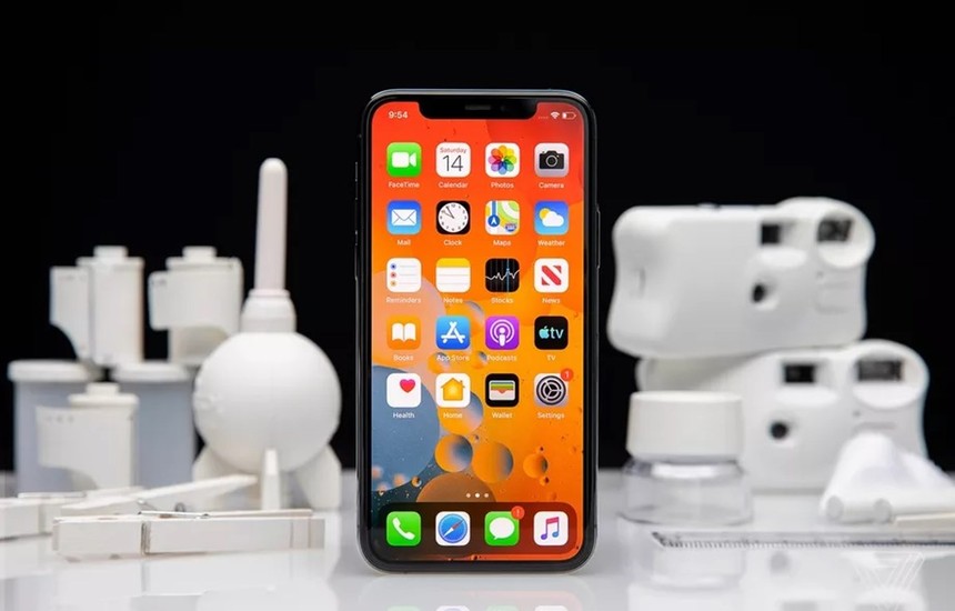 iPhone 12 sẽ được tung ra thị trường muộn hơn so với thường lệ. (Nguồn: The Verge).