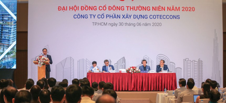 Sau Đại hội đồng cổ đông 2020 kết thúc trong sự hợp tác, Kusto tiếp tục tìm cách nắm quyền điều hành khi thay thế nhiều vị trí chủ chốt tại Coteccons.