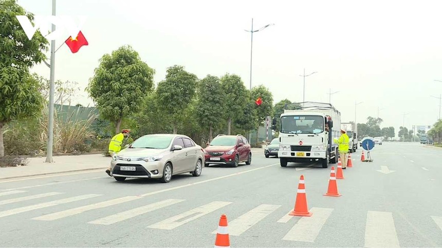 Quảng Ninh cho phép hoạt động vận tải hành khách đường bộ, đường thủy nội tỉnh từ 0h ngày 21/2.