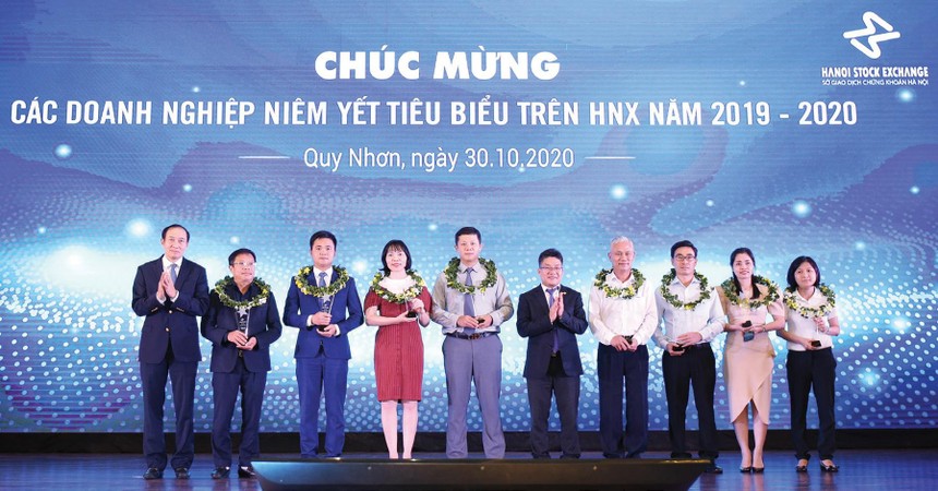 Nhiều năm nay, HNX tổ chức vinh danh các doanh nghiệp niêm yết tiêu biểu về quản trị công ty, minh bạch thông tin.