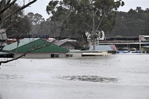 Cảnh ngập lụt sau những trận mưa lớn tại Windsor, ngoại ô Sydney, Australia, ngày 4/7/2022. (Ảnh: AFP/TTXVN)