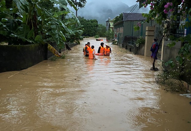 Mưa lũ gây ngập sâu ở huyện Quỳ Châu, tỉnh Nghệ An.