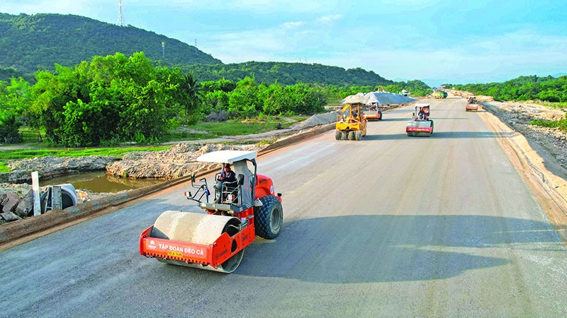 Thi công Dự án PPP cao tốc Bắc - Nam đoạn Cam Lâm - Vĩnh Hảo.