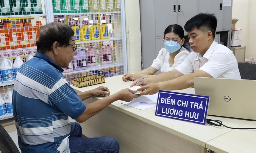 Đôn đốc chi trả lương hưu và trợ cấp trước Tết Giáp Thìn 