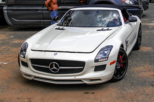 Mercedes SLS GT Roadster - siêu xe mui trần hàng hiếm Việt Nam