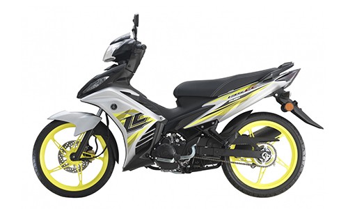 Yamaha 135LC 2017 bản màu bạc giới thiệu ở thị trường Malaysia.