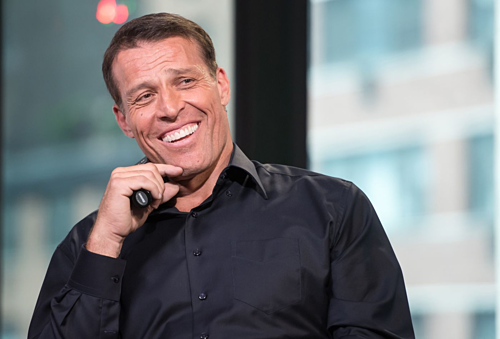 Triệu phú, chiến lược gia, doanh nhân, tác giả sách Tony Robbins.Ảnh: Mike Pont