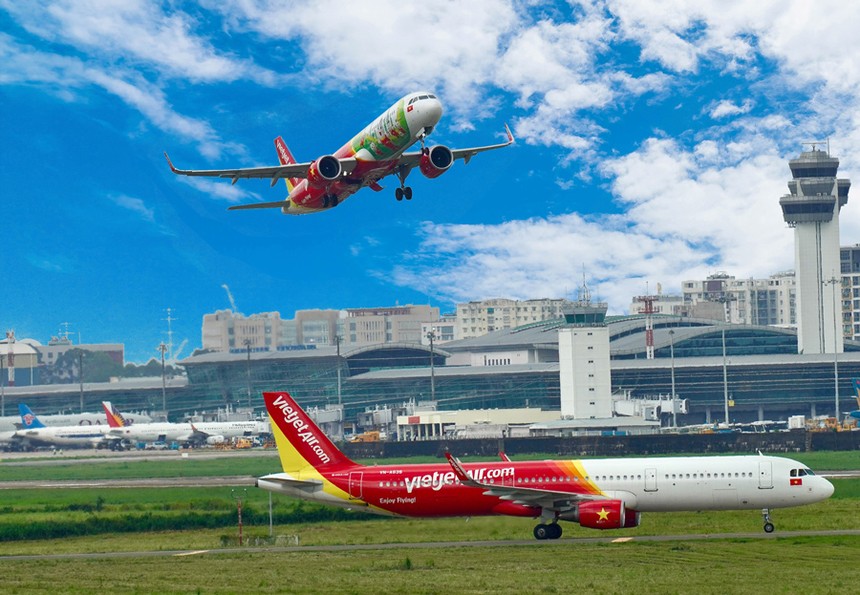 Kết quả 2 quý, Vietjet lỗ vận chuyển hàng không 2.111 tỷ đồng, lợi nhuận hợp nhất 73 tỷ đồng, tăng tích luỹ tiền mặt