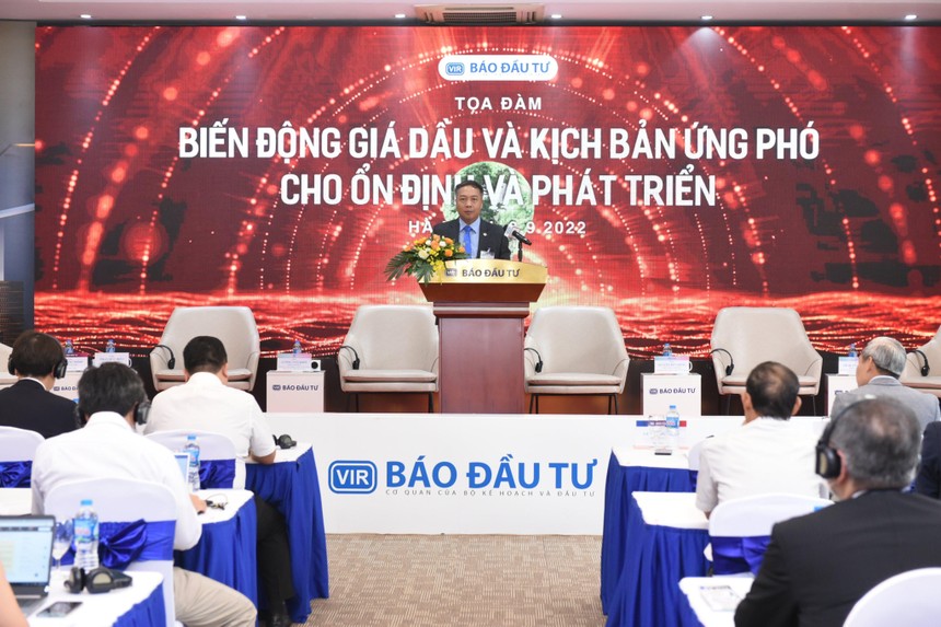 Ông Lê Trọng Minh, Tổng Biên tập Báo Đầu tư phát biểu khai mạc Tọa đàm. Ảnh: Dũng Minh