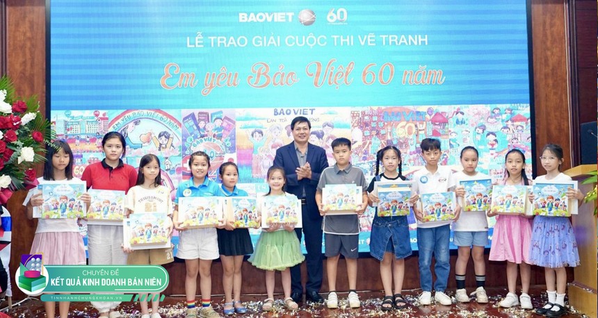 “Em yêu Bảo Việt 60 năm” - Cuộc thi vẽ tranh Tập đoàn Bảo Việt tổ chức cho con cán bộ, nhân viên, tư vấn viên trong toàn hệ thống thu hút được sự quan tâm và ủng hộ của đông đảo con cán bộ, tư vấn viên trên cả nước