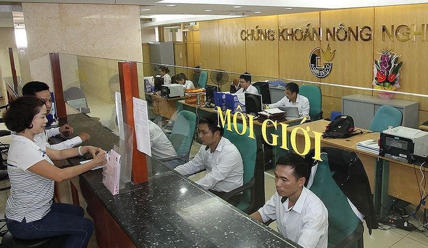 Chứng khoán Agribank (AGR) lên kế hoạch bán 800.000 cổ phiếu quỹ với giá tối thiểu 13.500 đồng