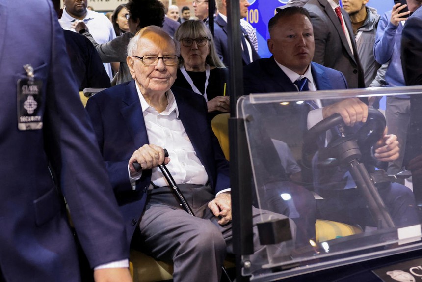 Warren Buffett đặt cược vào xu hướng thị trường chứng khoán giảm