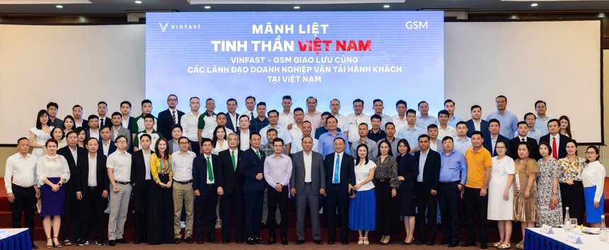 Tỷ phú Phạm Nhật Vượng gặp gỡ 70 doanh nhân đại diện cho 50 hãng xe trong lĩnh vực vận tải tại Hà Nội trong tháng 9/2024