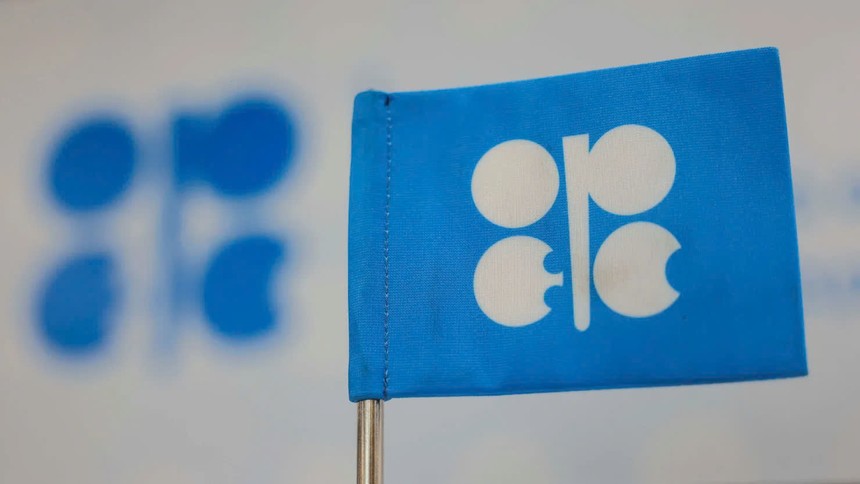 OPEC+ tiếp tục trì hoãn tăng sản lượng cho tới tháng 4