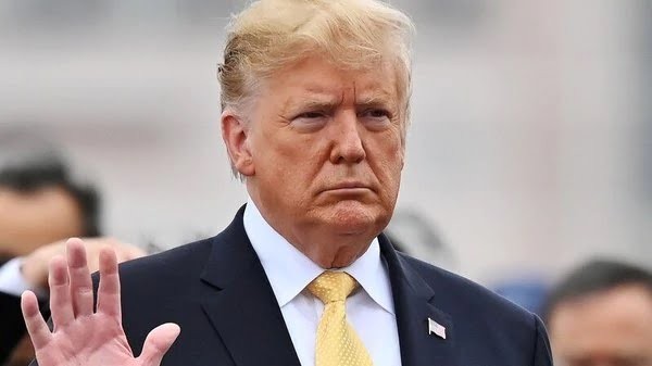 Ông Trump phủ nhận thông tin hoãn trừng phạt Huawei