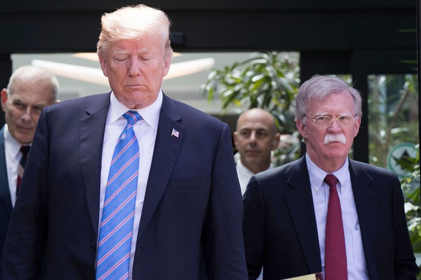 Tổng thống Mỹ Donald Trump và ông John Bolton. Ảnh: AFP.