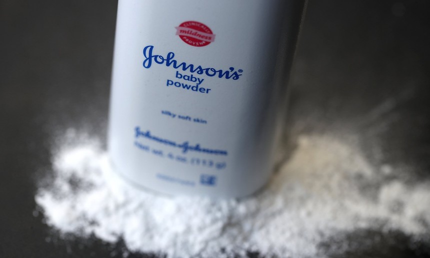 Johnson & Johnson thu hồi 33.000 chai phấn rôm trẻ em tại Mỹ do chứa chất gây ung thư