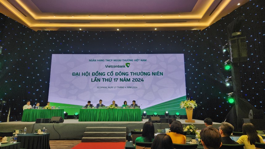 ĐHCĐ 2024 Vietcombank (VCB): Lâu dài, bán lẻ vẫn là chiến lược quan trọng, tiếp tục triển khai kế hoạch tăng vốn khoảng 27.700 tỷ đồng